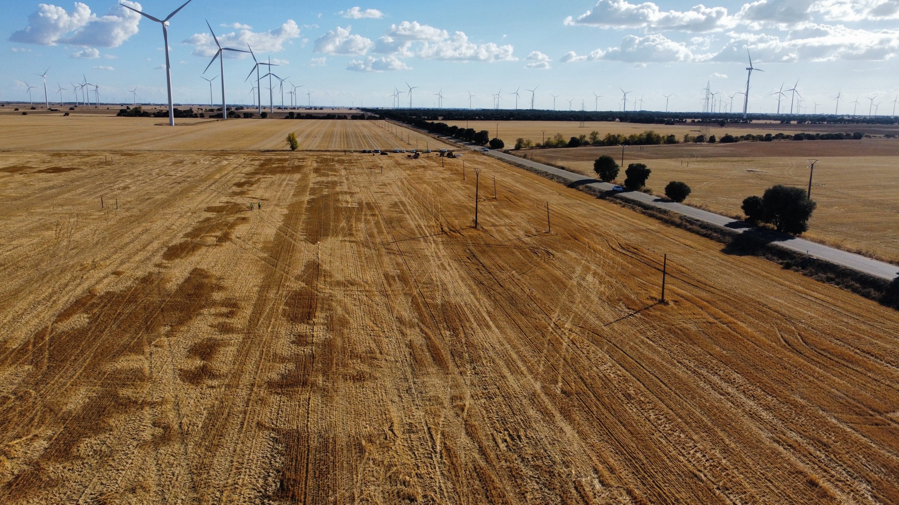 Nadara comienza la construcción de su primer proyecto híbrido de energía solar y eólica en España